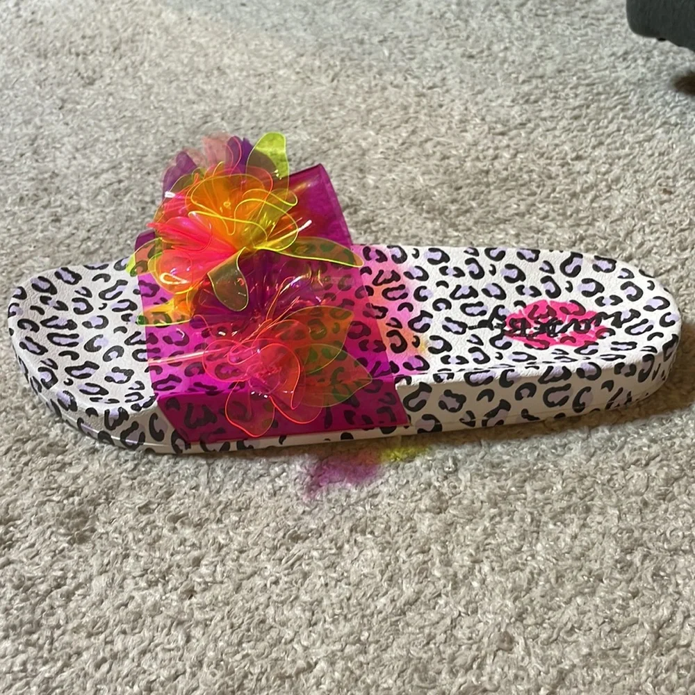 Betsey Johnson Neon Leopard Slides “Dalary” NWT - Picture 3 of 6